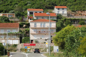 Отель Apartments with a parking space Trpanj, Peljesac - 10180  Трпань